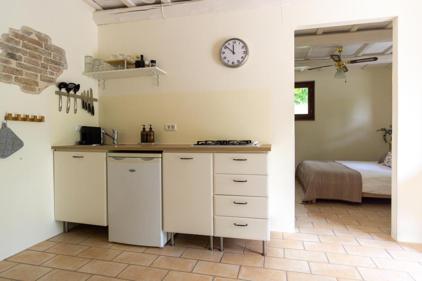 Rosa Nel Pozzo Apartments And B&B San Pietro  Экстерьер фото
