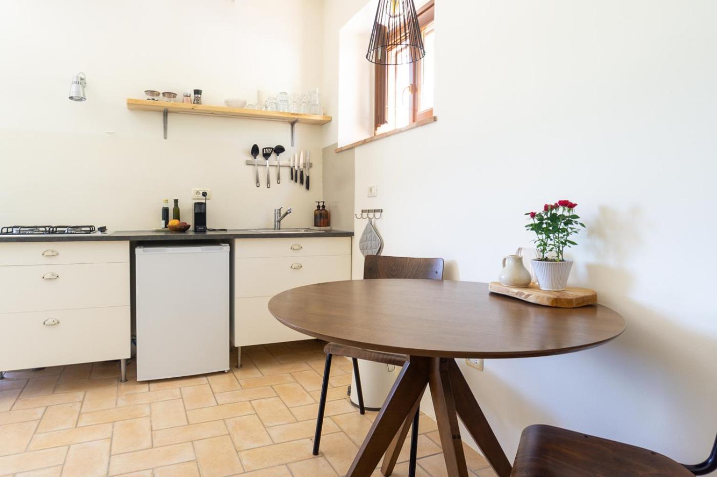 Rosa Nel Pozzo Apartments And B&B San Pietro  Экстерьер фото