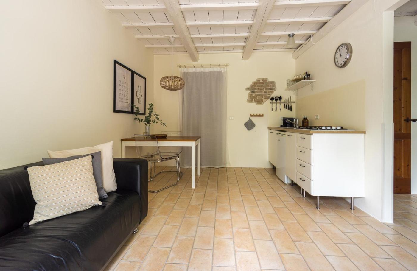 Rosa Nel Pozzo Apartments And B&B San Pietro  Экстерьер фото