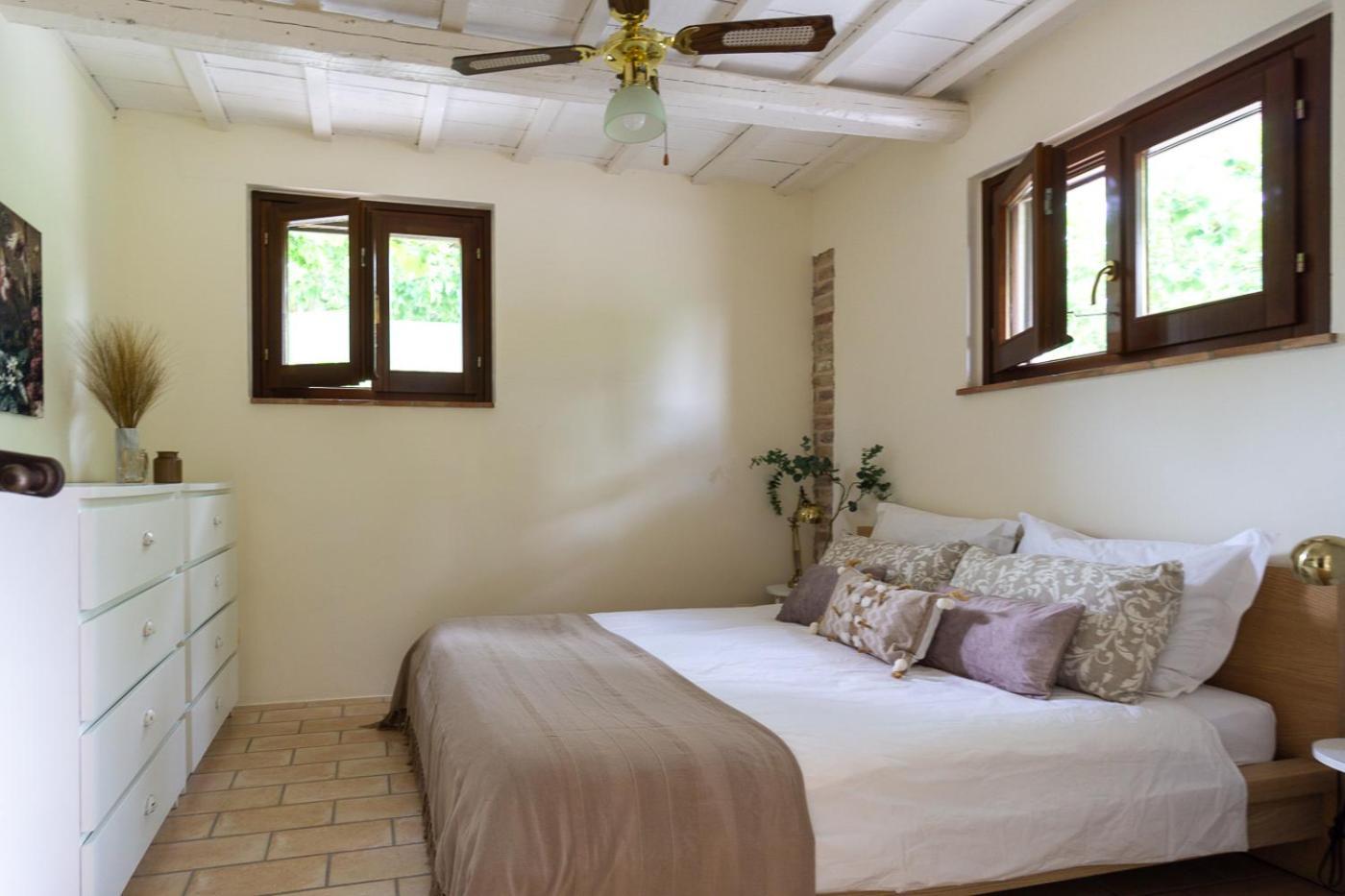 Rosa Nel Pozzo Apartments And B&B San Pietro  Экстерьер фото