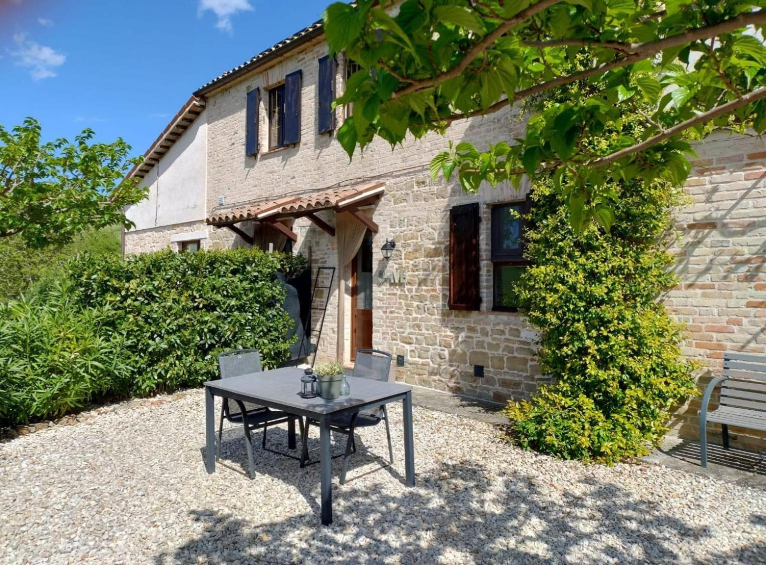 Rosa Nel Pozzo Apartments And B&B San Pietro  Экстерьер фото