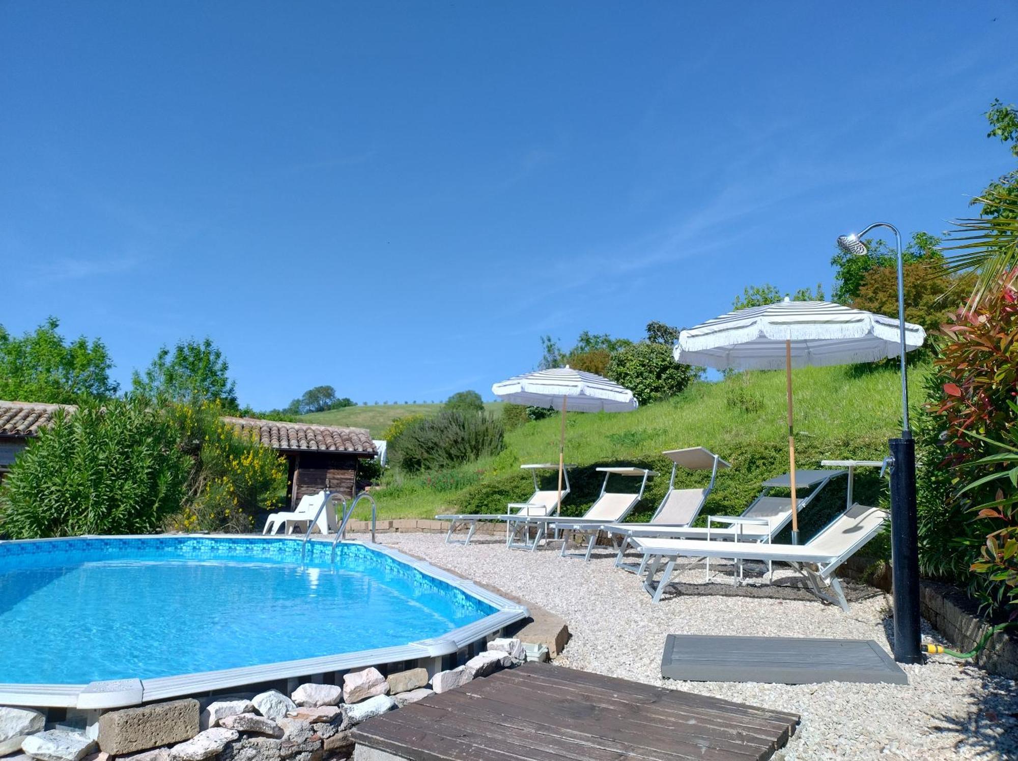 Rosa Nel Pozzo Apartments And B&B San Pietro  Экстерьер фото