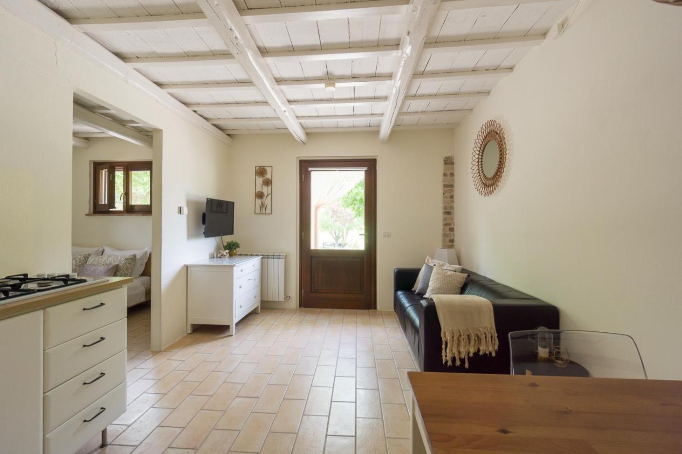 Rosa Nel Pozzo Apartments And B&B San Pietro  Экстерьер фото
