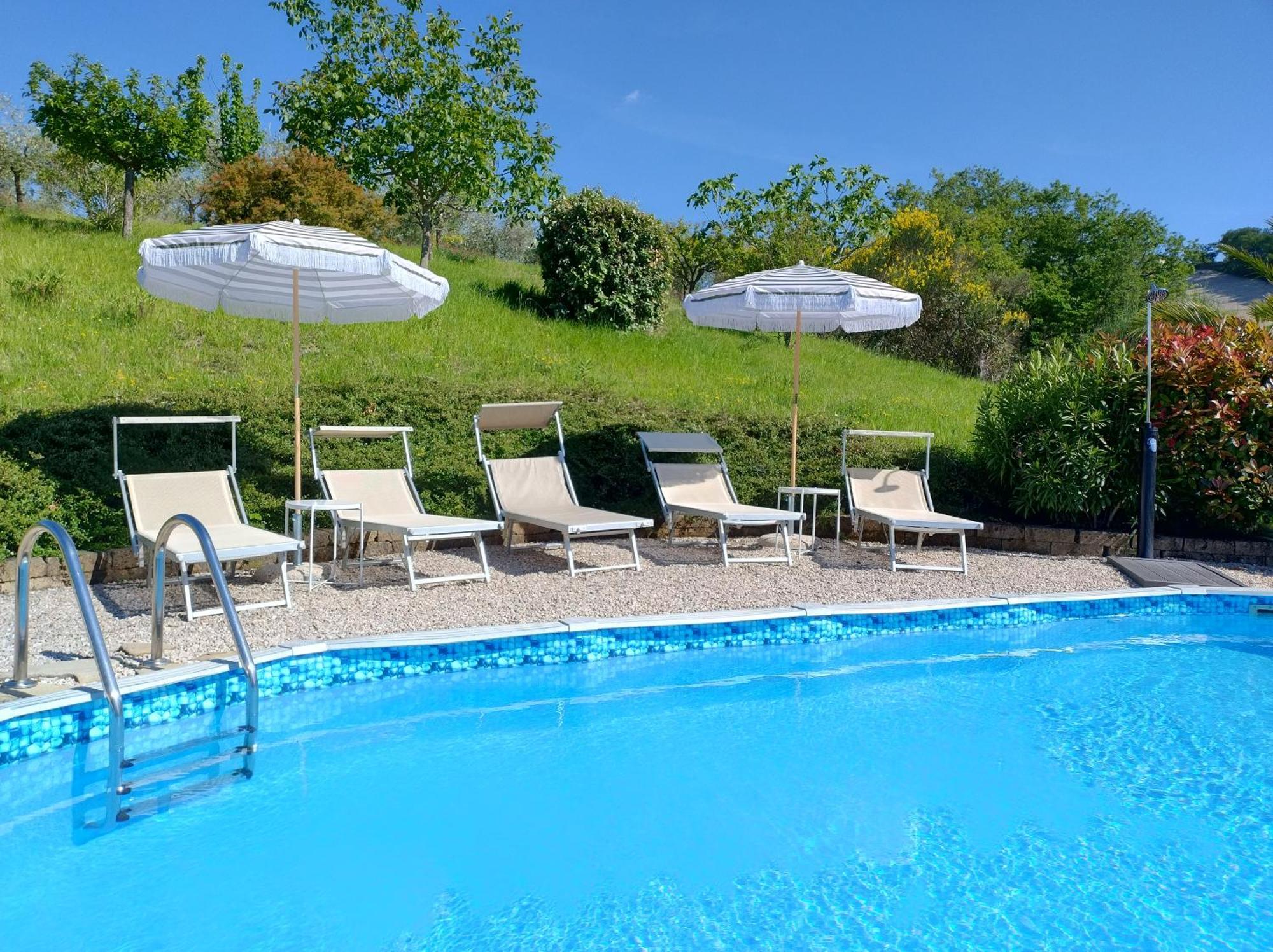 Rosa Nel Pozzo Apartments And B&B San Pietro  Экстерьер фото