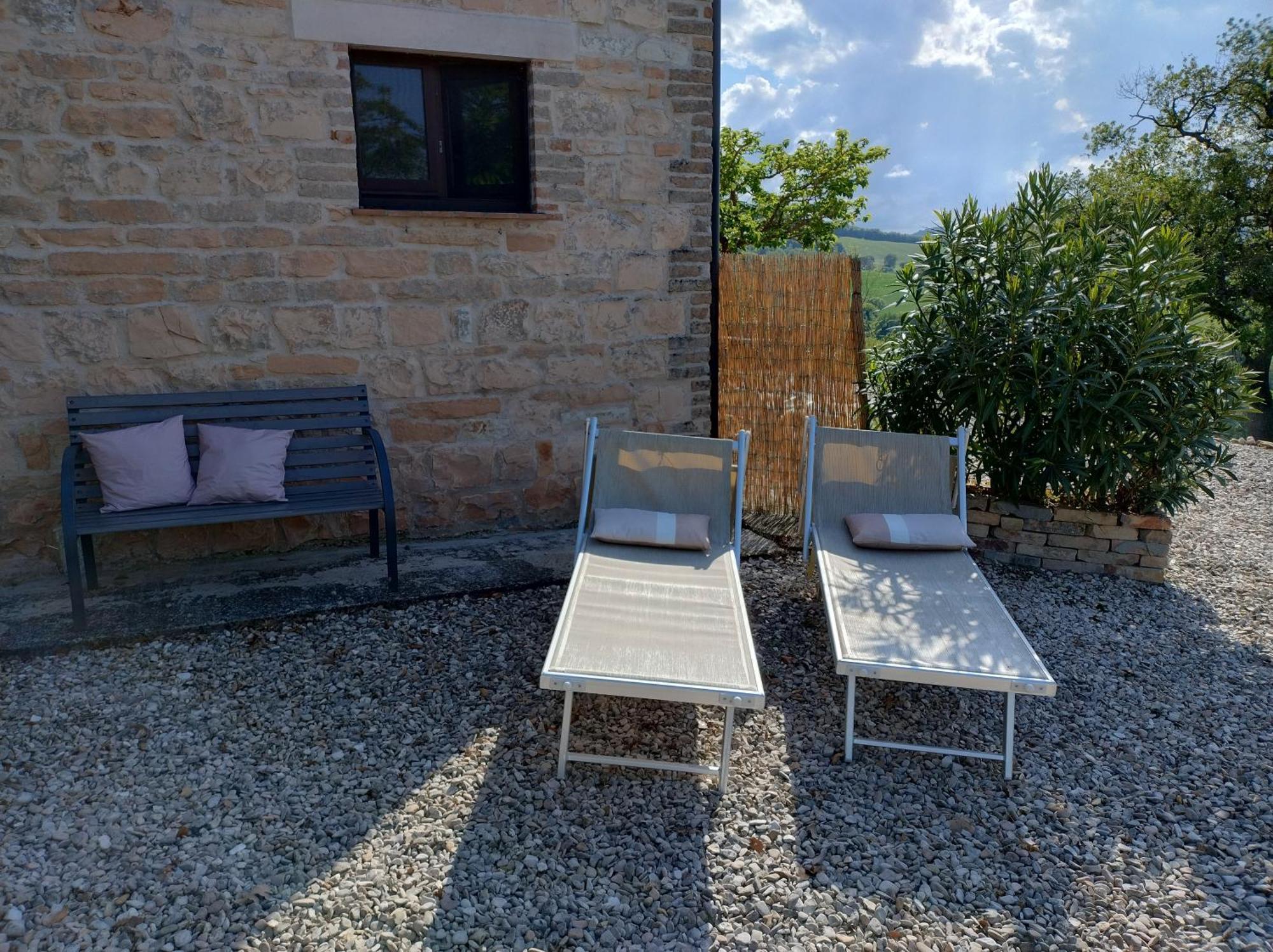 Rosa Nel Pozzo Apartments And B&B San Pietro  Экстерьер фото