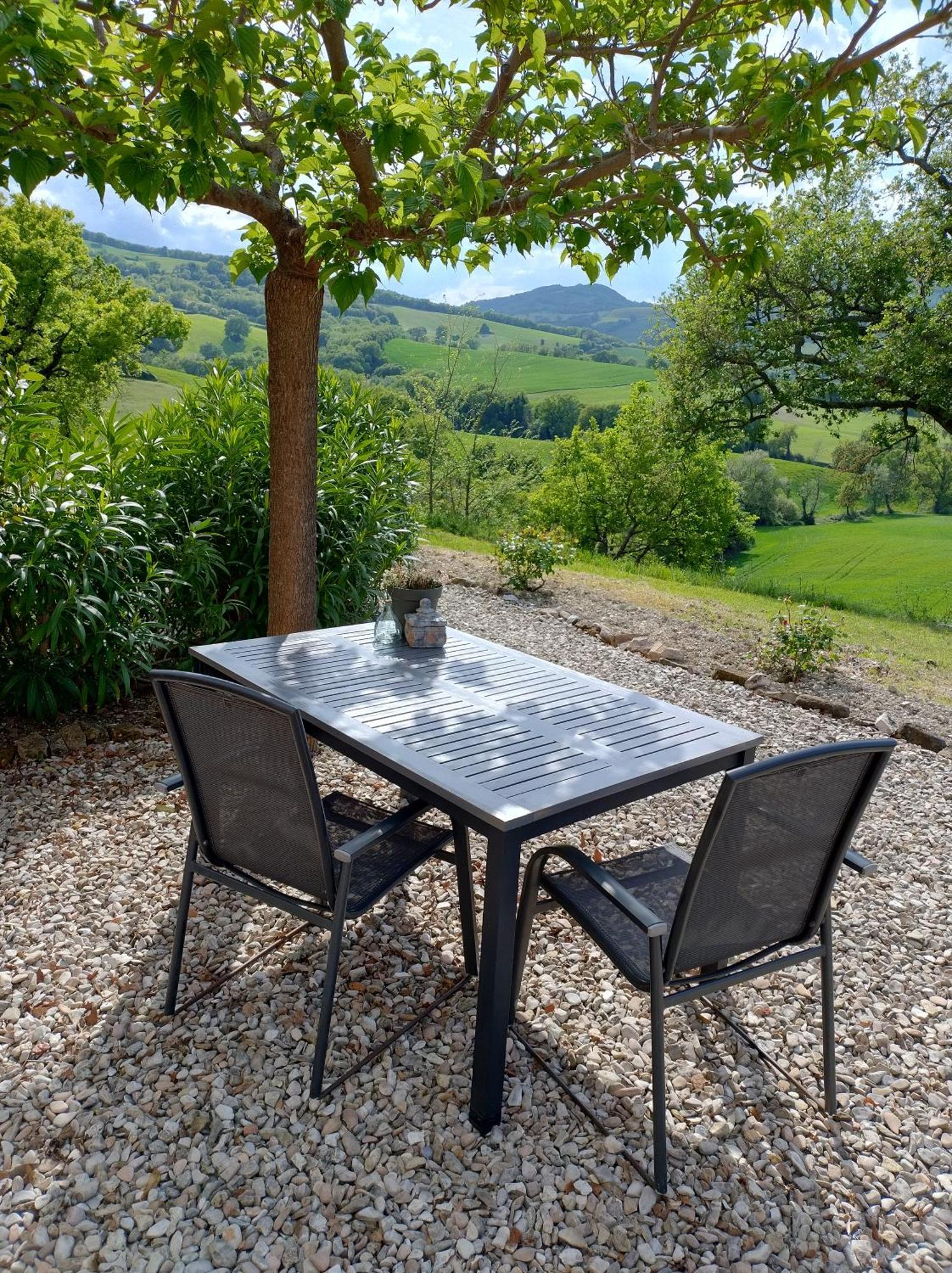 Rosa Nel Pozzo Apartments And B&B San Pietro  Экстерьер фото